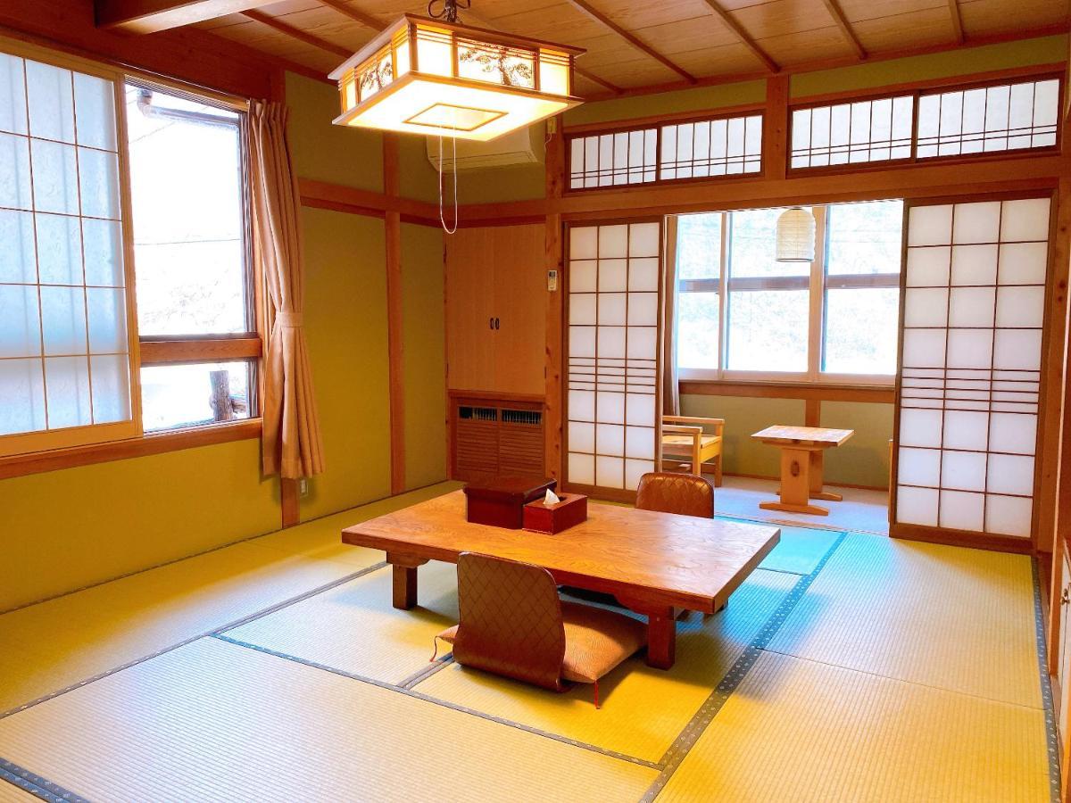 Hotel Hakuunsou à Takayama  Extérieur photo