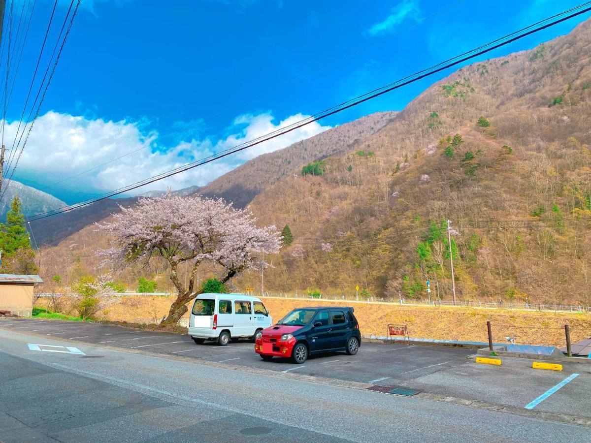 Hotel Hakuunsou à Takayama  Extérieur photo